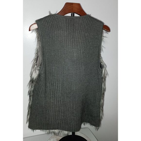 NEW DIRECTIONS, Grey Faux Fur Vest, with Knitted Back, Woman Size XL - Picture 2 of 4